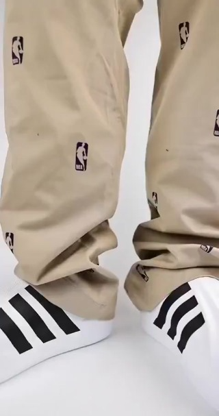 Sục đạp gót đúc nguyên khối ADIFOM chống nước, Sục Adidas Adifom S...