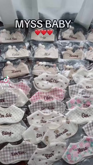 Yếm cổ thêu tên bé theo yêu cầu MYSS BABY...